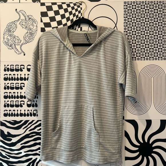 North River Tops - 🩶Gray/White Striped Pocket Hoodie🩶